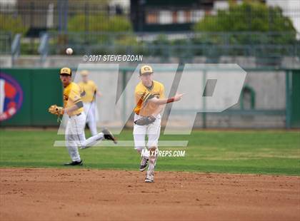Thumbnail 3 in Tracy vs Granada  photogallery.