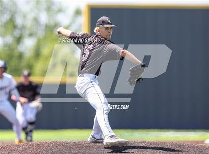 Thumbnail 1 in Lee's Summit vs. Liberty North (MSHSAA Class 6 Quarterfinal) photogallery.