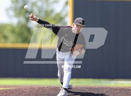 Thumbnail 1 in Lee's Summit vs. Liberty North (MSHSAA Class 6 Quarterfinal) photogallery.