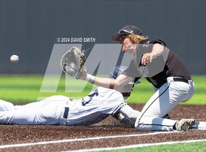 Thumbnail 3 in Lee's Summit vs. Liberty North (MSHSAA Class 6 Quarterfinal) photogallery.