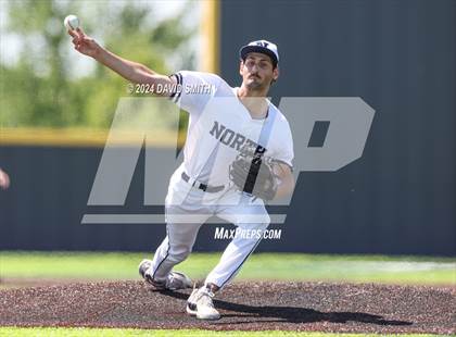 Thumbnail 2 in Lee's Summit vs. Liberty North (MSHSAA Class 6 Quarterfinal) photogallery.
