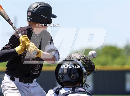 Thumbnail 2 in Lee's Summit vs. Liberty North (MSHSAA Class 6 Quarterfinal) photogallery.