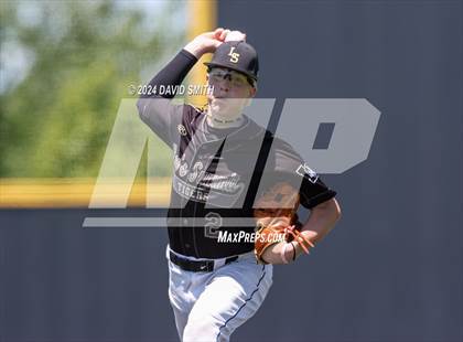 Thumbnail 2 in Lee's Summit vs. Liberty North (MSHSAA Class 6 Quarterfinal) photogallery.