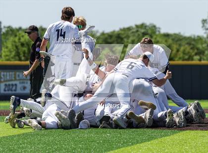 Thumbnail 1 in Lee's Summit vs. Liberty North (MSHSAA Class 6 Quarterfinal) photogallery.