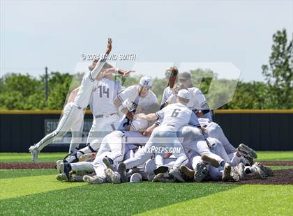 Thumbnail 1 in Lee's Summit vs. Liberty North (MSHSAA Class 6 Quarterfinal) photogallery.