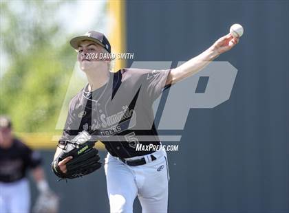 Thumbnail 3 in Lee's Summit vs. Liberty North (MSHSAA Class 6 Quarterfinal) photogallery.