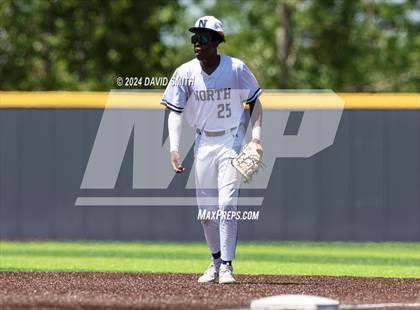Thumbnail 2 in Lee's Summit vs. Liberty North (MSHSAA Class 6 Quarterfinal) photogallery.