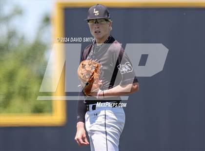 Thumbnail 3 in Lee's Summit vs. Liberty North (MSHSAA Class 6 Quarterfinal) photogallery.
