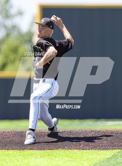 Thumbnail 1 in Lee's Summit vs. Liberty North (MSHSAA Class 6 Quarterfinal) photogallery.