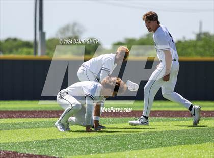 Thumbnail 1 in Lee's Summit vs. Liberty North (MSHSAA Class 6 Quarterfinal) photogallery.
