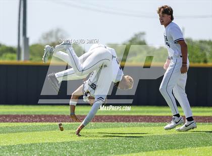 Thumbnail 3 in Lee's Summit vs. Liberty North (MSHSAA Class 6 Quarterfinal) photogallery.