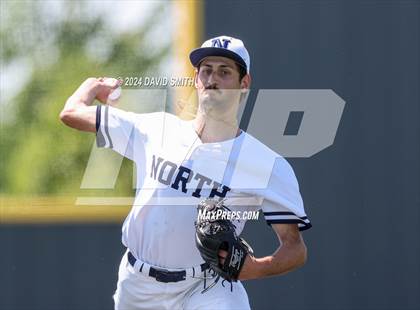 Thumbnail 2 in Lee's Summit vs. Liberty North (MSHSAA Class 6 Quarterfinal) photogallery.