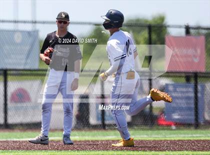 Thumbnail 1 in Lee's Summit vs. Liberty North (MSHSAA Class 6 Quarterfinal) photogallery.