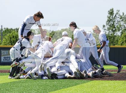 Thumbnail 1 in Lee's Summit vs. Liberty North (MSHSAA Class 6 Quarterfinal) photogallery.