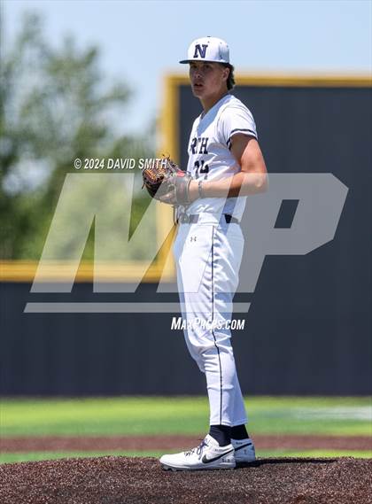 Thumbnail 2 in Lee's Summit vs. Liberty North (MSHSAA Class 6 Quarterfinal) photogallery.
