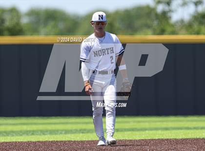 Thumbnail 1 in Lee's Summit vs. Liberty North (MSHSAA Class 6 Quarterfinal) photogallery.