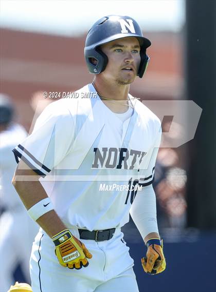 Thumbnail 2 in Lee's Summit vs. Liberty North (MSHSAA Class 6 Quarterfinal) photogallery.