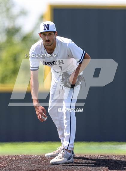Thumbnail 1 in Lee's Summit vs. Liberty North (MSHSAA Class 6 Quarterfinal) photogallery.