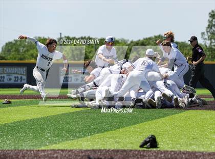 Thumbnail 2 in Lee's Summit vs. Liberty North (MSHSAA Class 6 Quarterfinal) photogallery.
