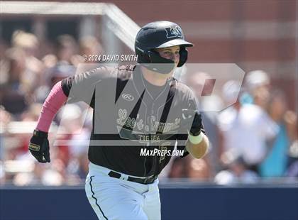 Thumbnail 1 in Lee's Summit vs. Liberty North (MSHSAA Class 6 Quarterfinal) photogallery.
