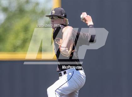 Thumbnail 1 in Lee's Summit vs. Liberty North (MSHSAA Class 6 Quarterfinal) photogallery.