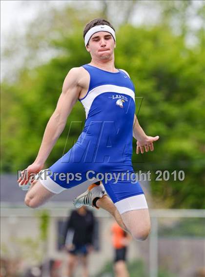 Thumbnail 2 in North Suburban Conference Boys Track and Field Championships photogallery.