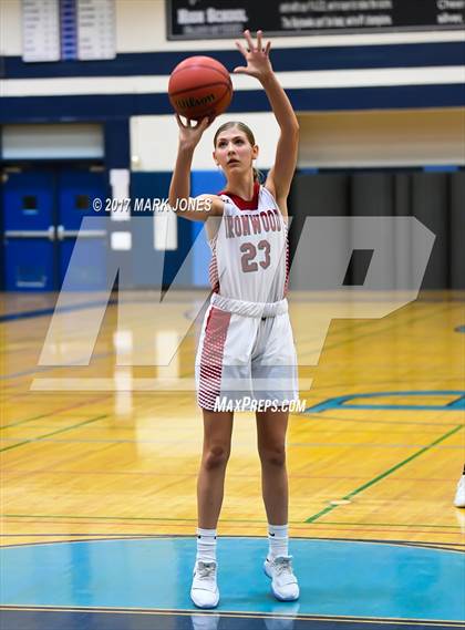 Thumbnail 3 in Greenway vs. Ironwood (DVHS Skyhawks Thanksgiving Tournament) photogallery.