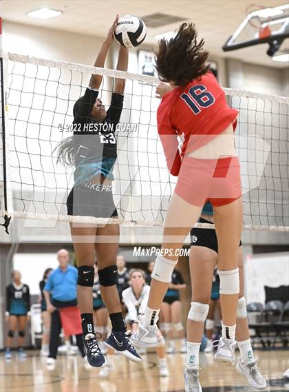 Thumbnail 3 in Redondo Union @ Aliso Niguel (CIF-SS D2 Semi-Final) photogallery.