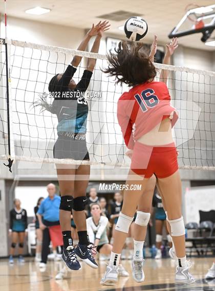 Thumbnail 2 in Redondo Union @ Aliso Niguel (CIF-SS D2 Semi-Final) photogallery.