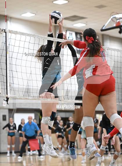 Thumbnail 3 in Redondo Union @ Aliso Niguel (CIF-SS D2 Semi-Final) photogallery.