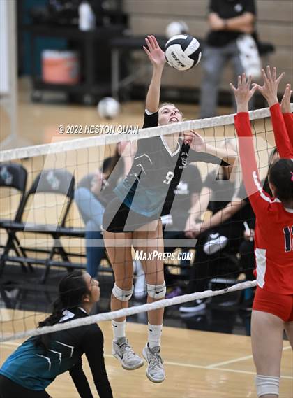 Thumbnail 2 in Redondo Union @ Aliso Niguel (CIF-SS D2 Semi-Final) photogallery.