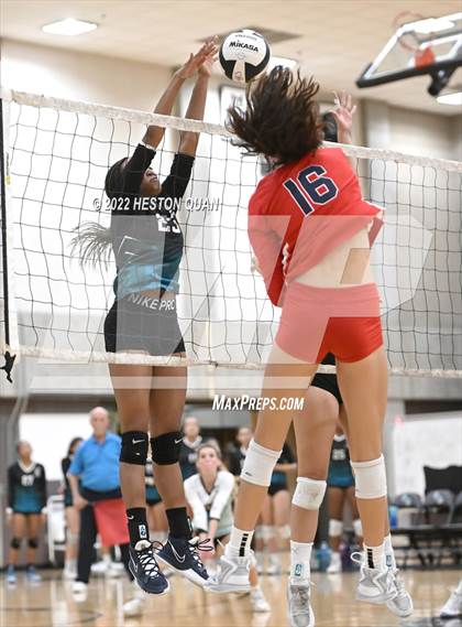 Thumbnail 1 in Redondo Union @ Aliso Niguel (CIF-SS D2 Semi-Final) photogallery.