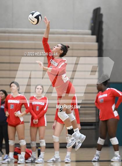 Thumbnail 2 in Redondo Union @ Aliso Niguel (CIF-SS D2 Semi-Final) photogallery.