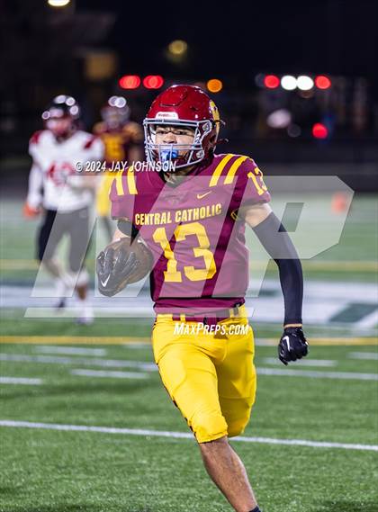 Thumbnail 3 in Clackamas @ Central Catholic photogallery.