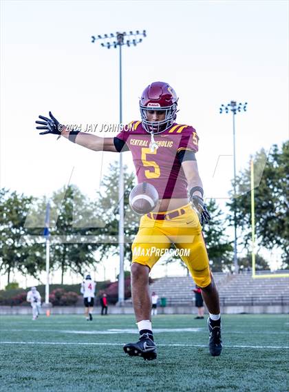 Thumbnail 2 in Clackamas @ Central Catholic photogallery.
