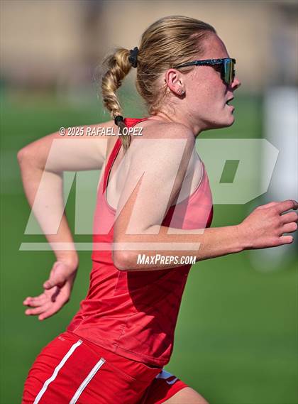 Thumbnail 1 in UIL 6A Track & Field Area 21&22 (1600M) photogallery.