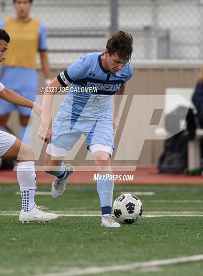 Thumbnail 2 in Johnson vs Lee photogallery.