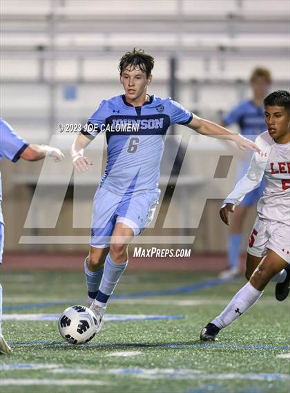 Thumbnail 3 in Johnson vs Lee photogallery.