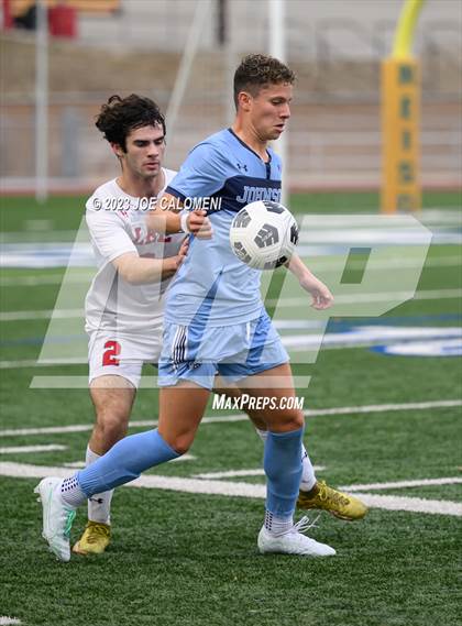Thumbnail 3 in Johnson vs Lee photogallery.