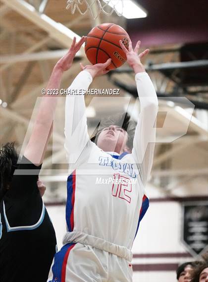 Thumbnail 3 in Trinity Christian vs. Village (TAPPS 6A Area Playoff) photogallery.