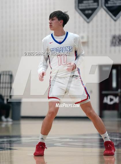 Thumbnail 2 in Trinity Christian vs. Village (TAPPS 6A Area Playoff) photogallery.