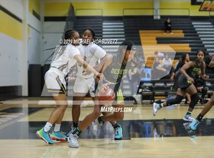 Thumbnail 2 in DeSoto @ Plano East photogallery.