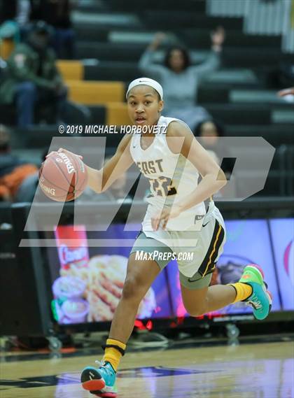 Thumbnail 3 in DeSoto @ Plano East photogallery.