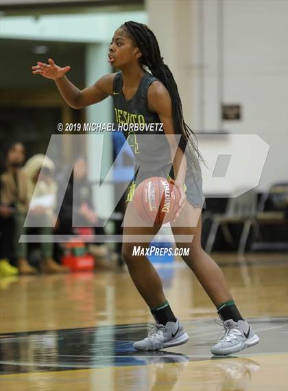 Thumbnail 1 in DeSoto @ Plano East photogallery.