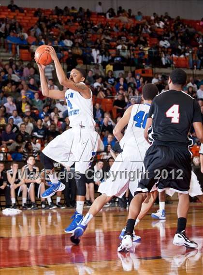 Thumbnail 2 in North Crowley vs. Marcus (5A Region 1 Semifinal) photogallery.