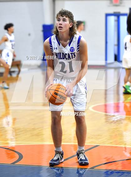 Thumbnail 1 in Cave Springs @ Braggs photogallery.