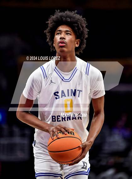 Thumbnail 1 in San Joaquin Memorial vs. St. Bernard (Coastal Catholic Classic) photogallery.