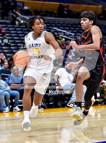 Thumbnail 2 in San Joaquin Memorial vs. St. Bernard (Coastal Catholic Classic) photogallery.