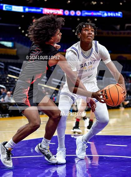 Thumbnail 2 in San Joaquin Memorial vs. St. Bernard (Coastal Catholic Classic) photogallery.