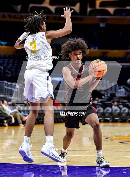 Thumbnail 2 in San Joaquin Memorial vs. St. Bernard (Coastal Catholic Classic) photogallery.